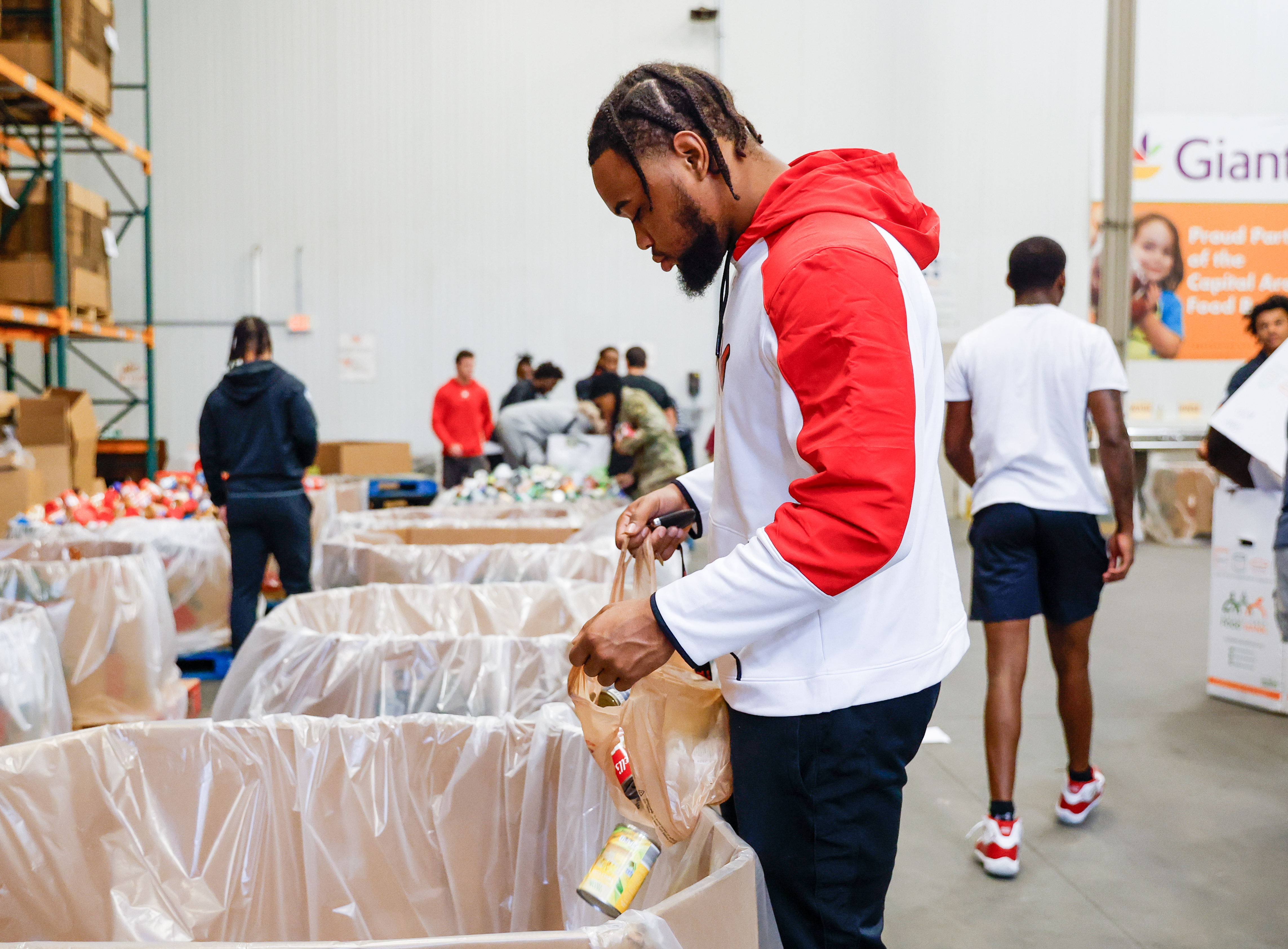 Maryland Football & Women's Basketball Food Bank NIL Event at Capital Area Food Bank in Washington DC,  on Friday, Oct. 4, 2024. Ashley Ray/Maryland Terrapins